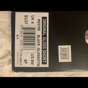 Hunter gloss rain boot